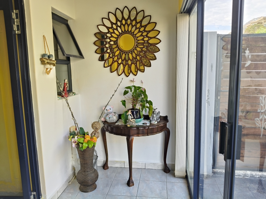 3 Bedroom Property for Sale in Mountainside Western Cape